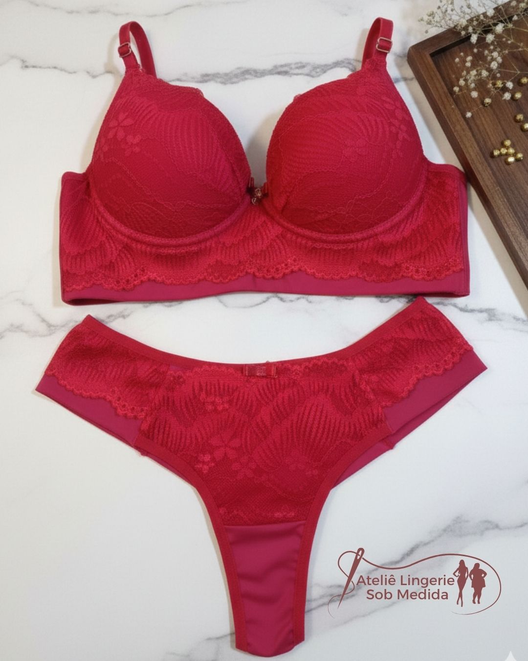 conjunto de lingerie vermelha rendada